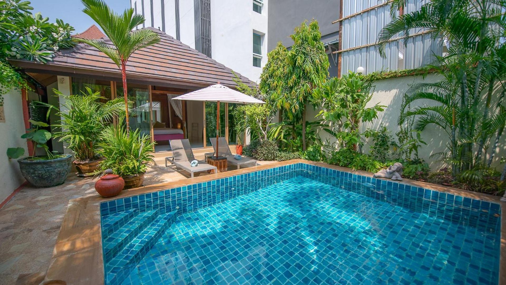 อพาร์ทเม้น Iii, Totally Private Pool