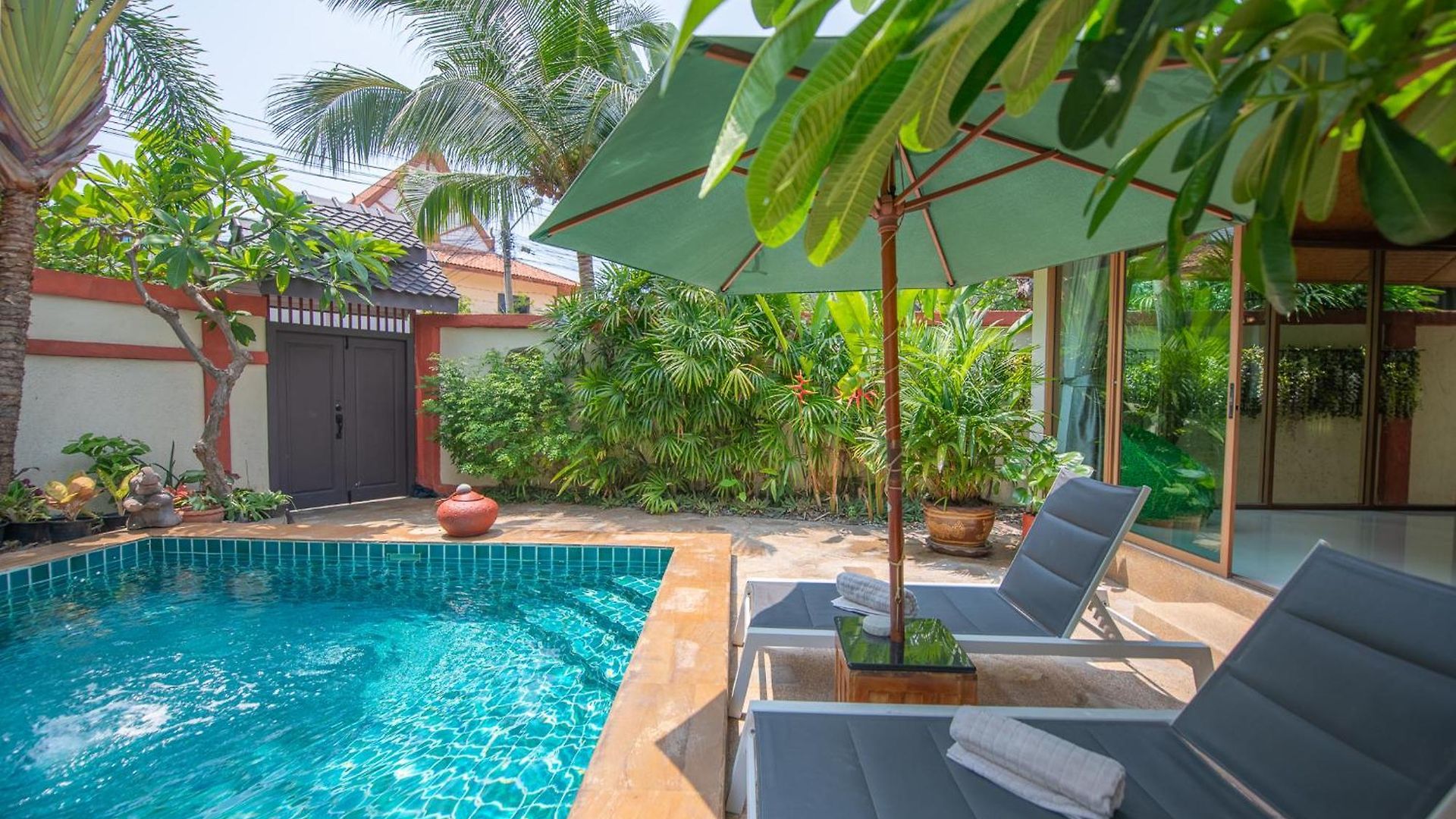 อพาร์ทเม้น Ii, Totally Private Pool
