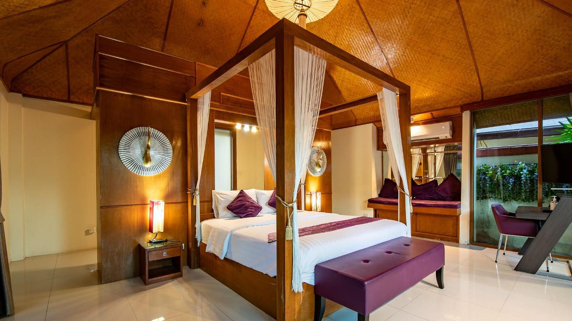 I, Totally Private Pool อพาร์ทเม้น Pattaya