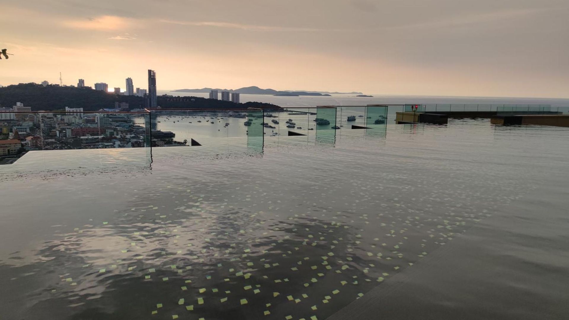 อพาร์ตโฮเทล 【edge】 New Infinity Pool Amazing/near Beach！