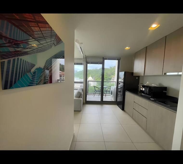Luxury 70sqm 2 Bedroom Next To Walking Street อพาร์ทเม้น *