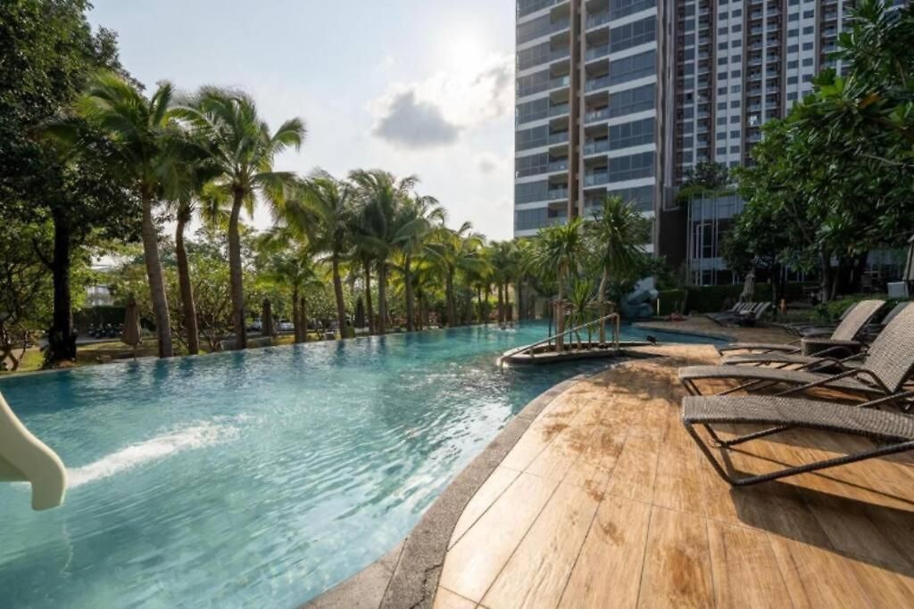 Luxury 70sqm 2 Bedroom Next To Walking Street อพาร์ทเม้น Pattaya