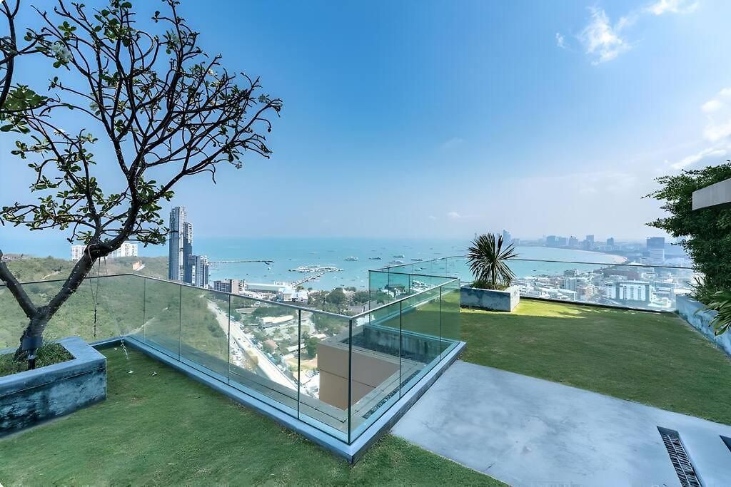 อพาร์ทเม้น Luxury 70sqm 2 Bedroom Next To Walking Street *