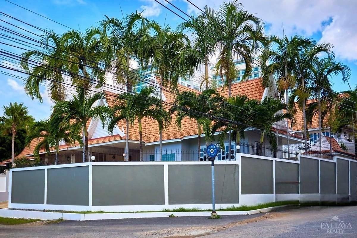 Pool 5bedroom Cosy Big Area Close To The วิลล่า *