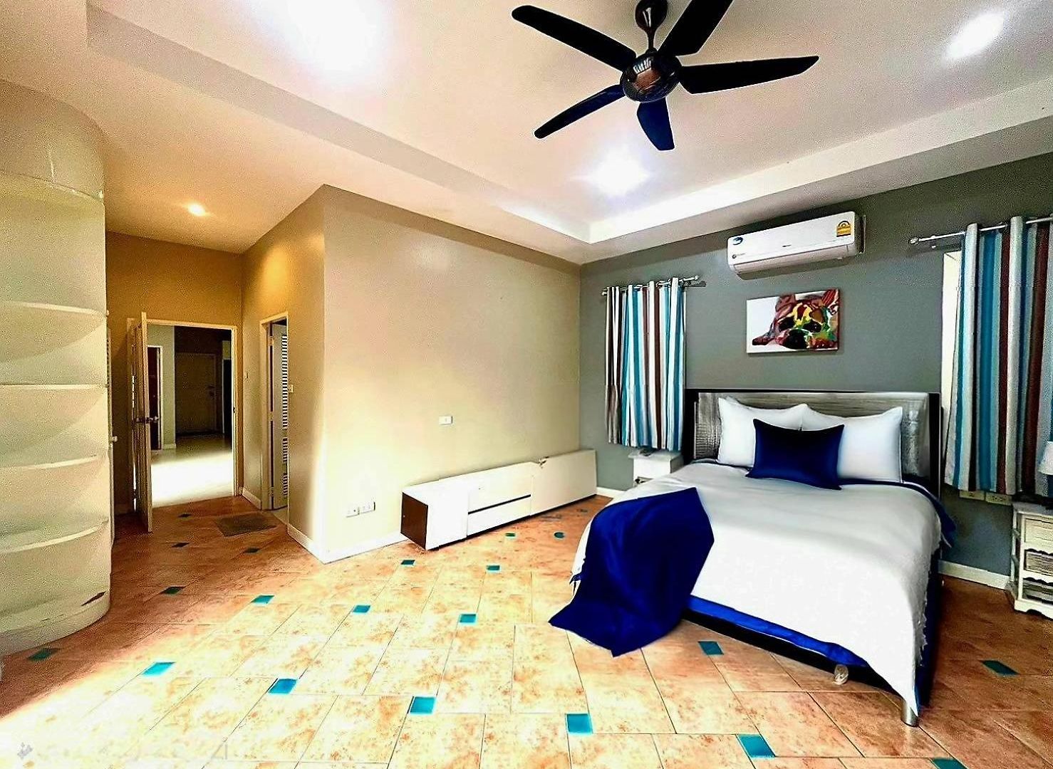 วิลล่า Pool 5bedroom Cosy Big Area Close To The Pattaya