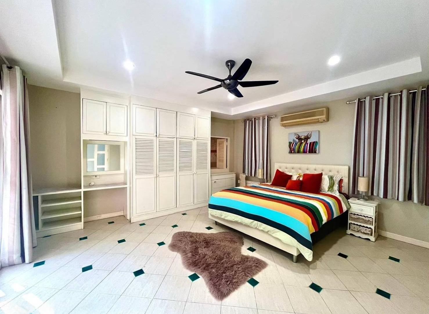 Pool 5bedroom Cosy Big Area Close To The Pattaya