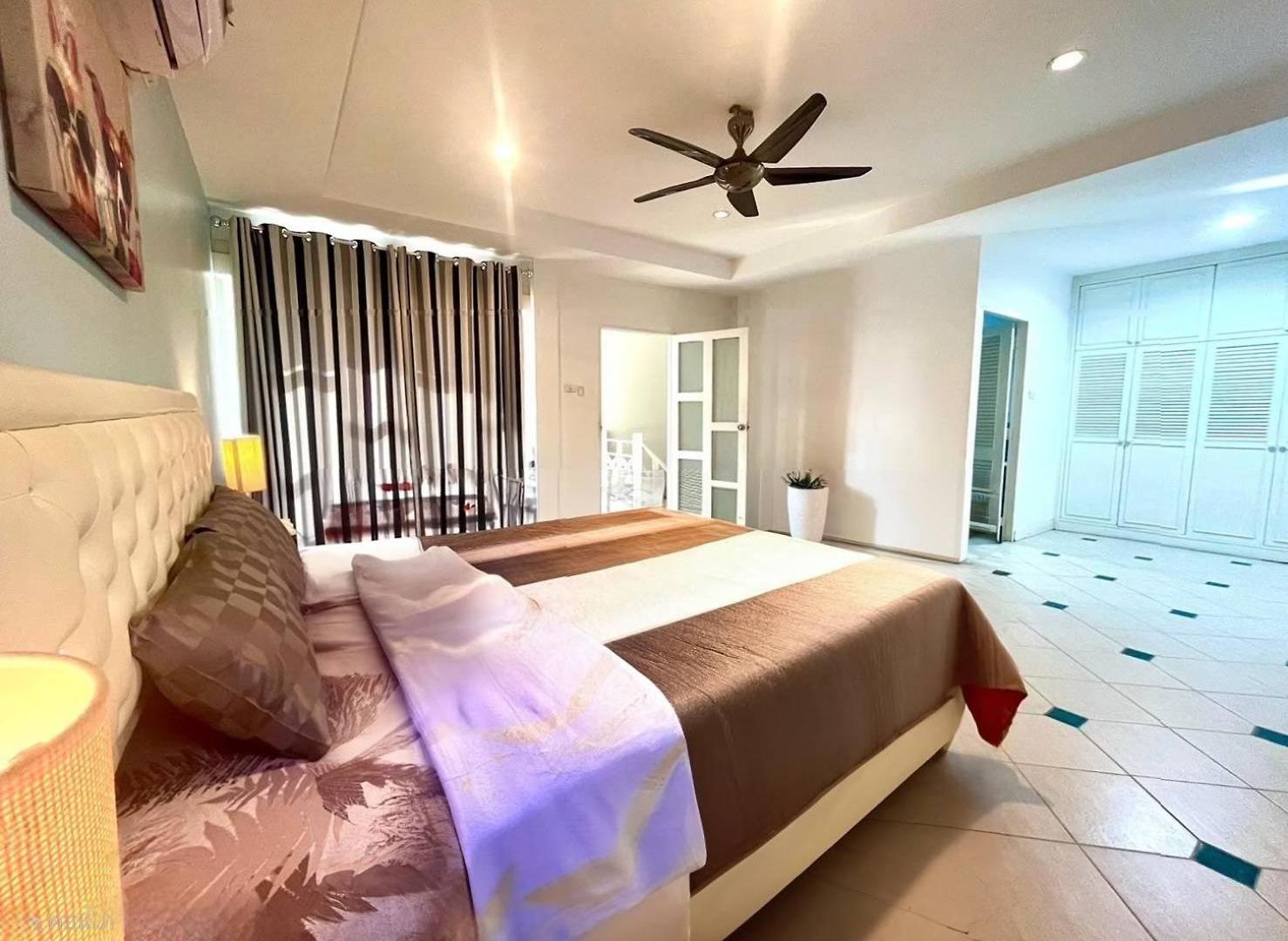วิลล่า Pool 5bedroom Cosy Big Area Close To The