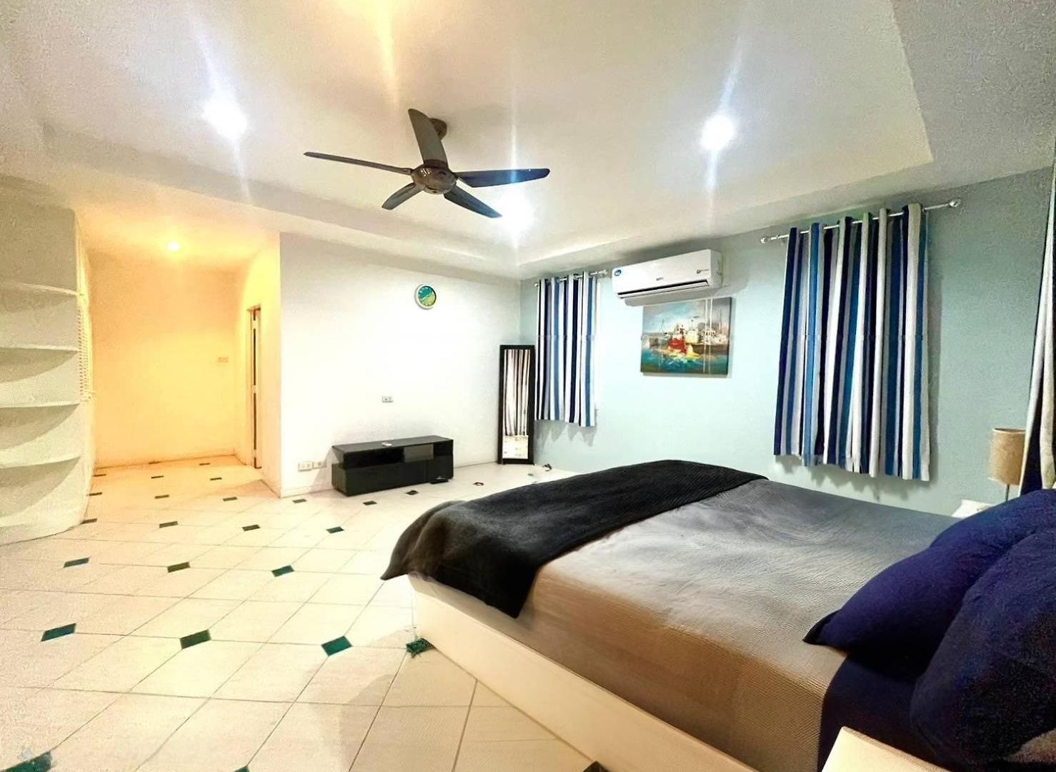 วิลล่า Pool 5bedroom Cosy Big Area Close To The Pattaya