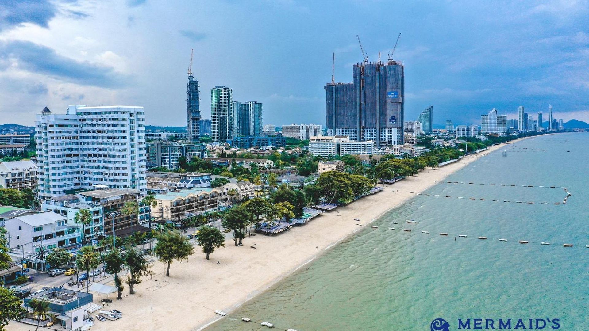 อพาร์ทเม้น Hagone Condotel - Pool, Near & Steps To Weekend Market Pattaya