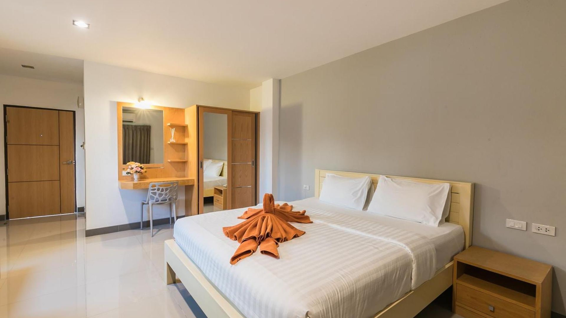โรงแรม T Sleep Place