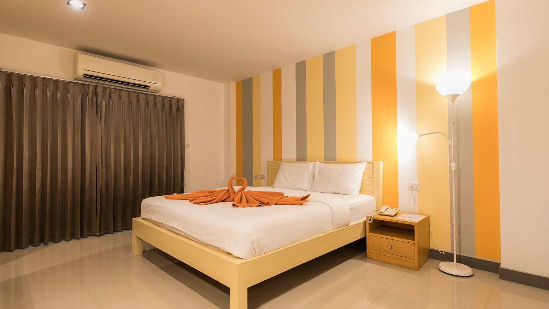 โรงแรม T Sleep Place 3*