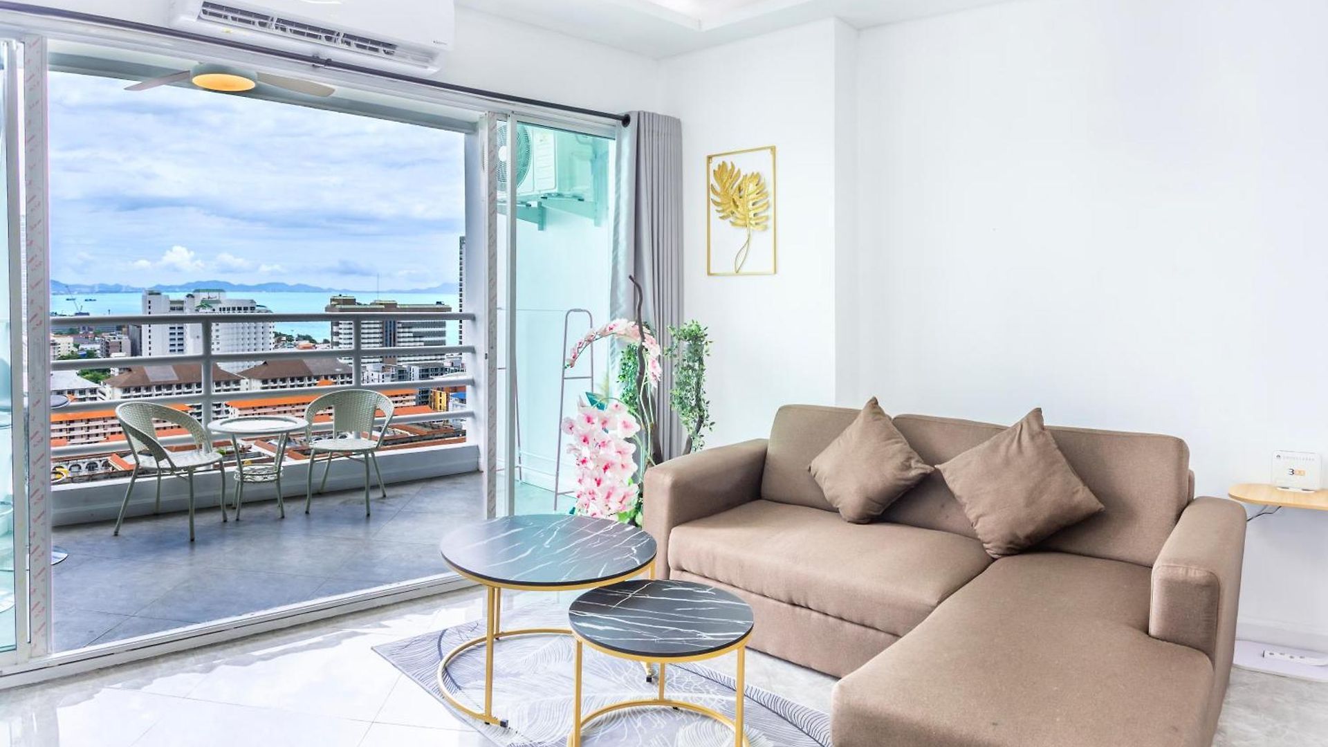 View Talay 5 - Beachfront Ocean View - High Floor & Huge Pool Pattaya
