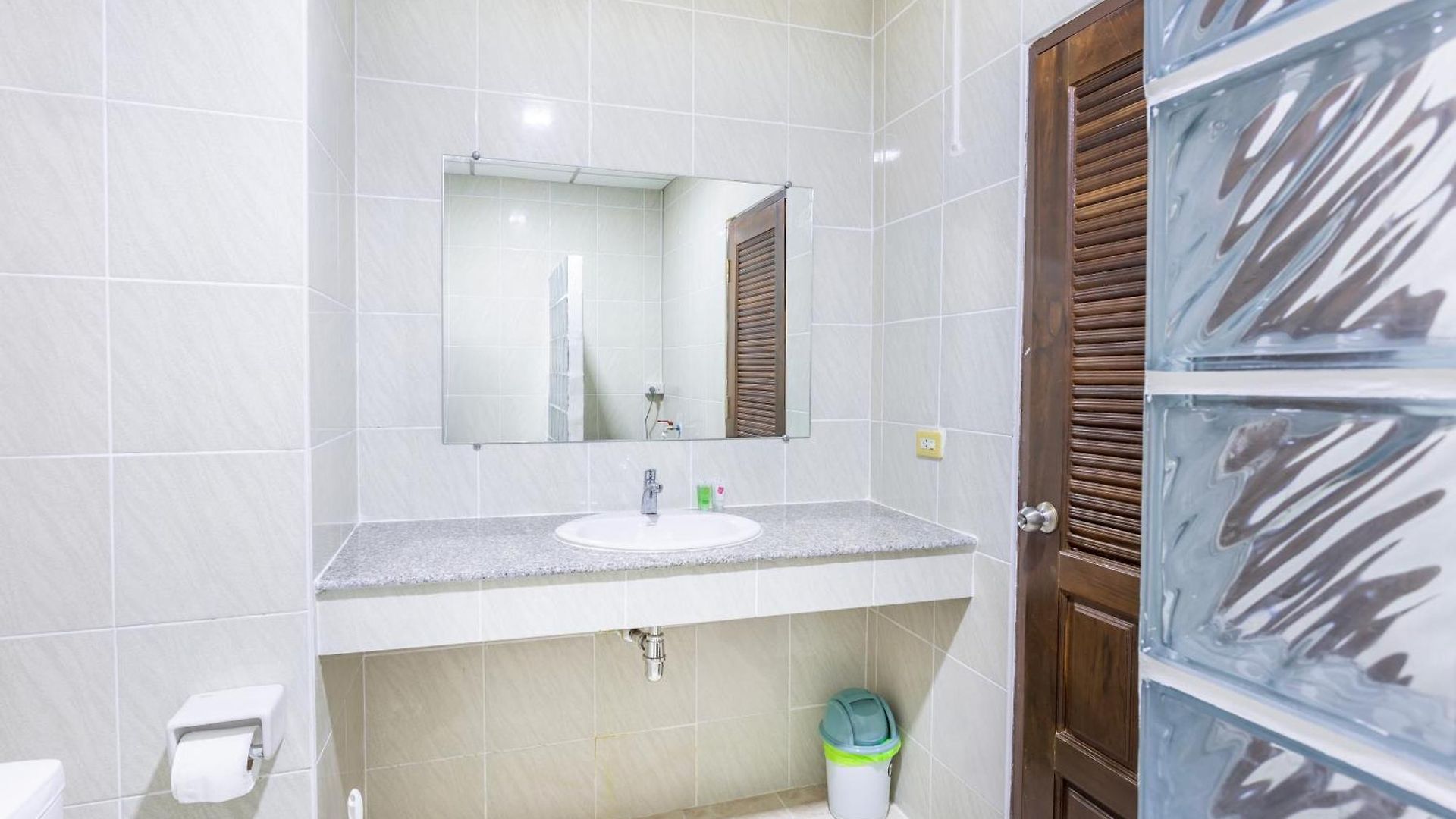 View Talay 5 - Beachfront Ocean View - High Floor & Huge Pool * Pattaya