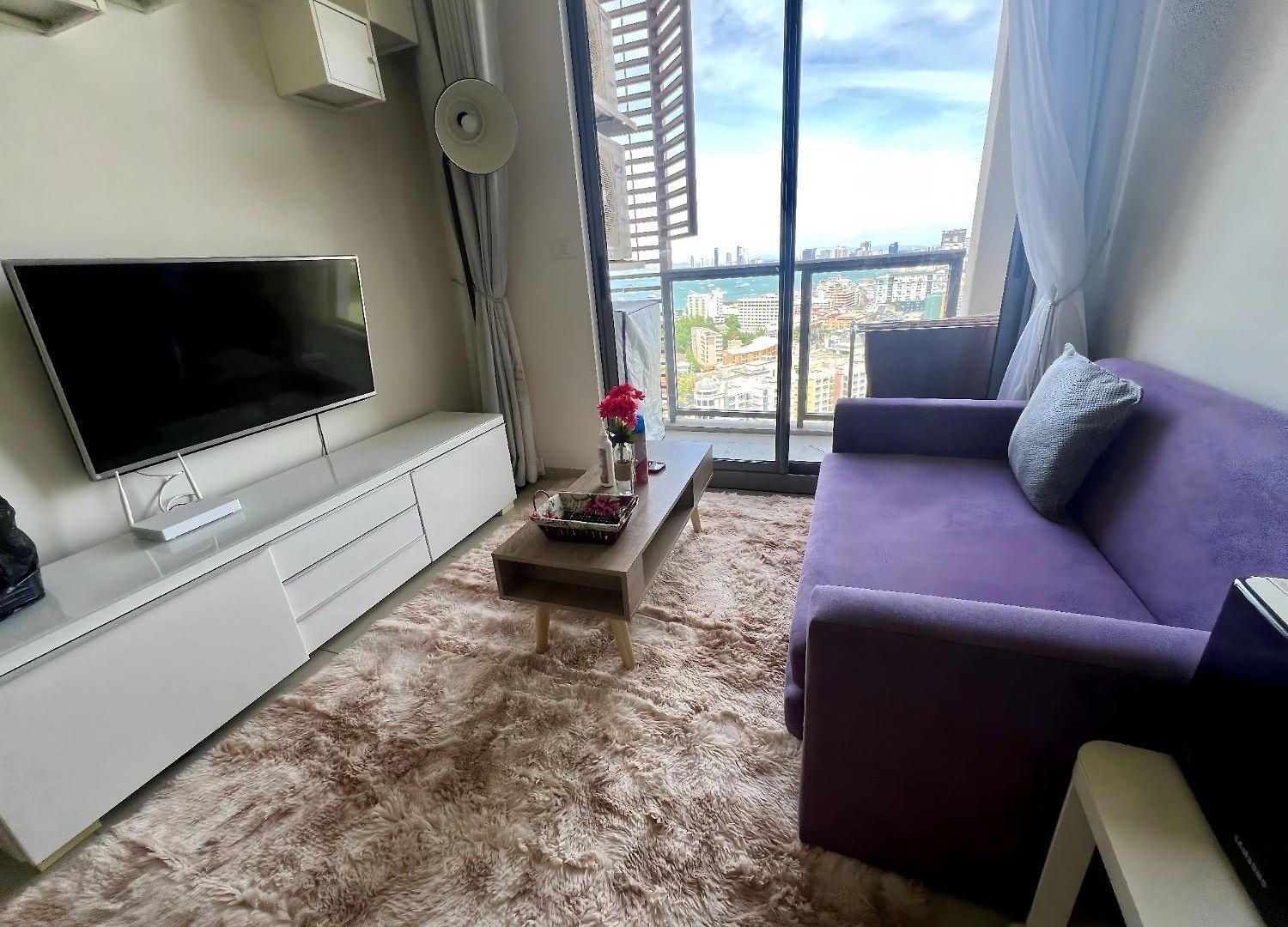 Unixx South - Only Sea View Apartment