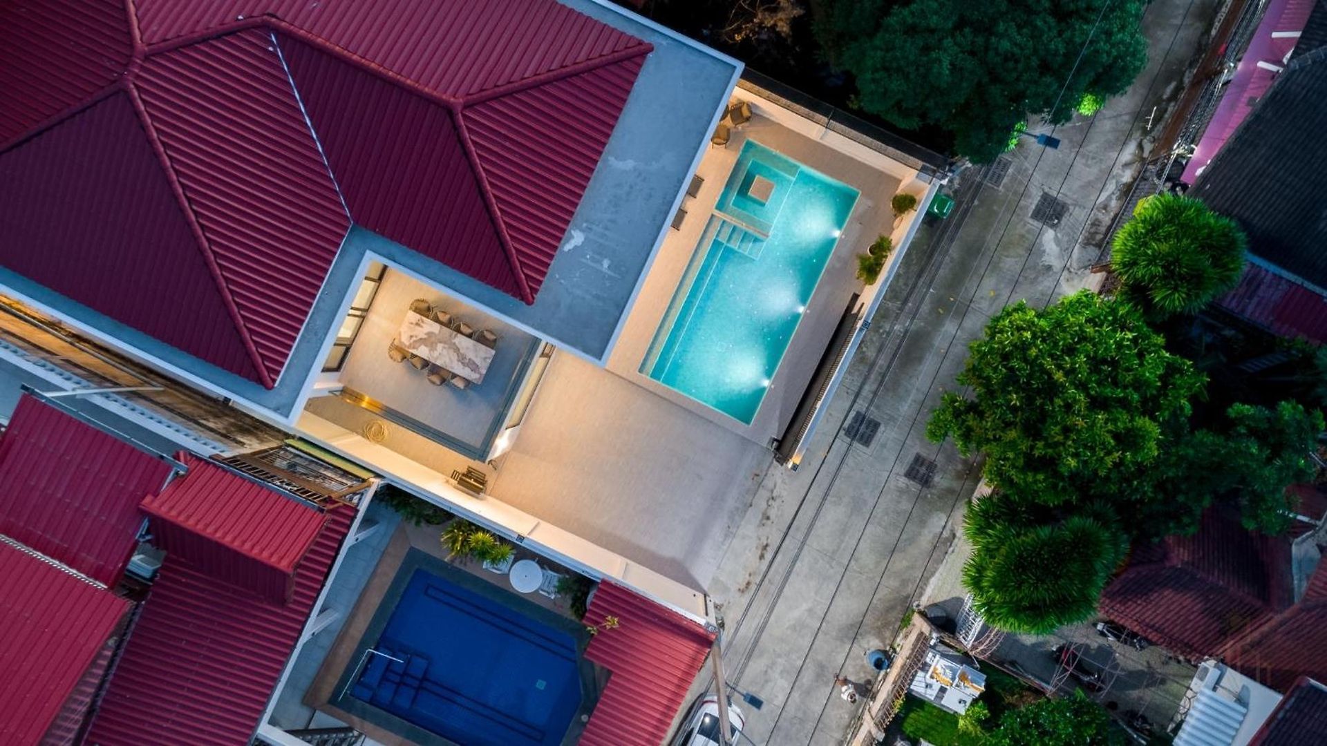 Villa T M L-urban Modern Pool -4 Bedrooms & 5 Bathrooms - Private Ktv - Prime Location -family & Group