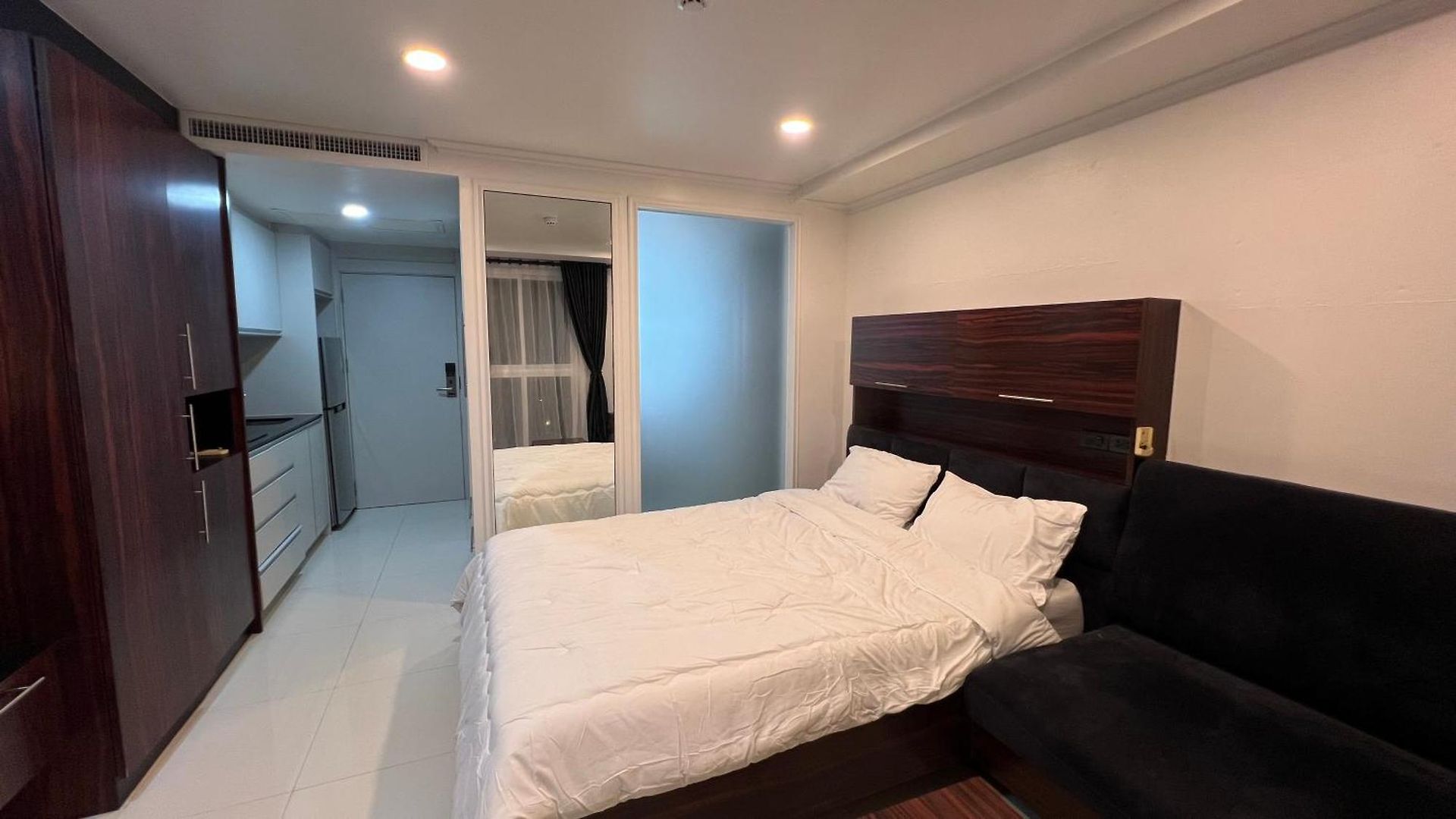 โรงแรม Novana South By Walee *