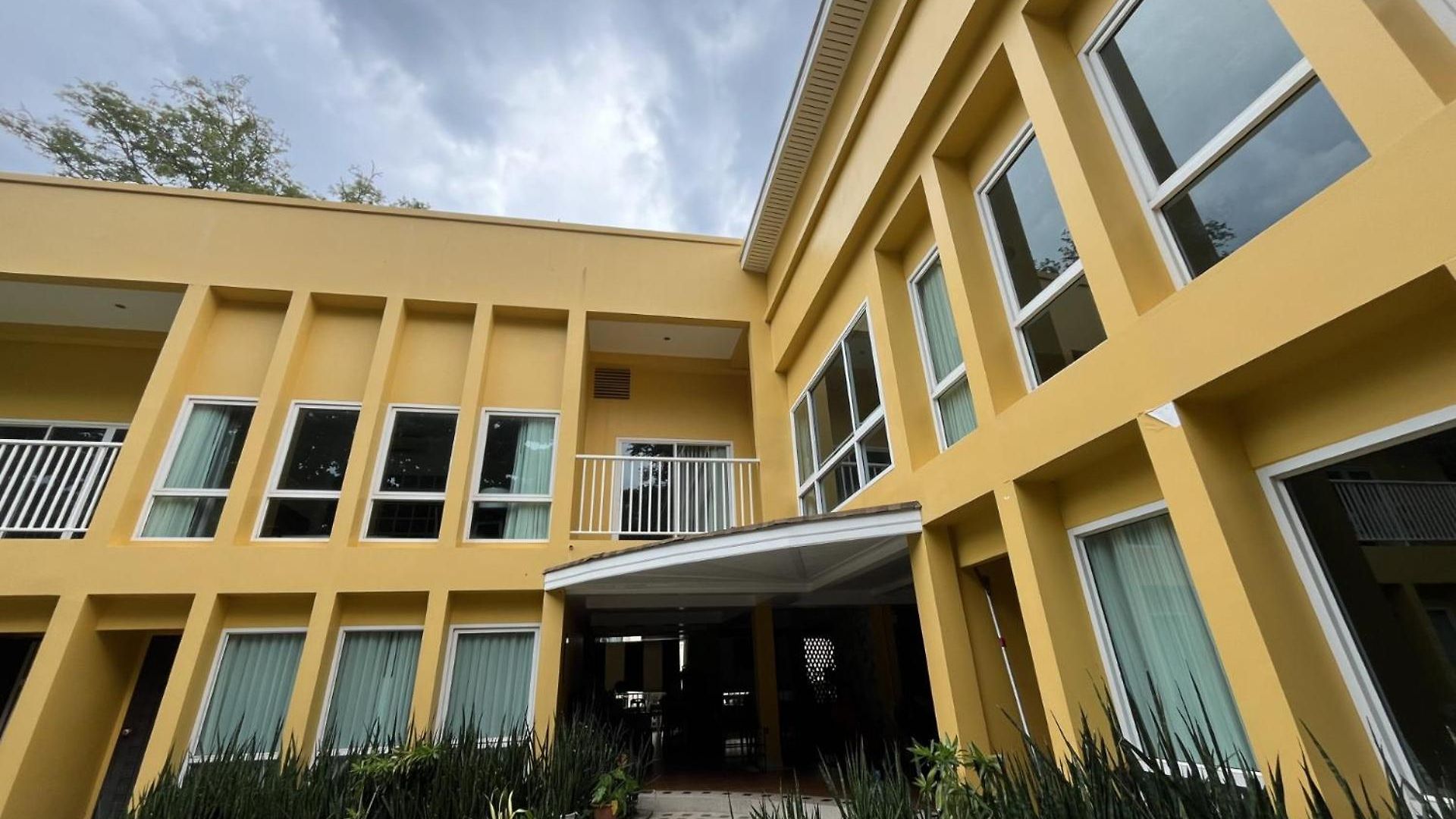 โรงแรมพำนักรับรอง Molecular Cloud