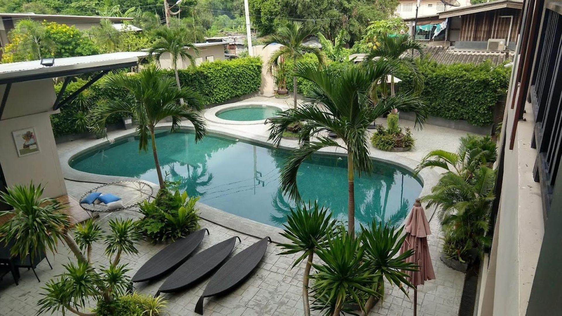 โกลเดนท์ทิวลิป เอสเซนเชียล พัทยา โรงแรม 3*