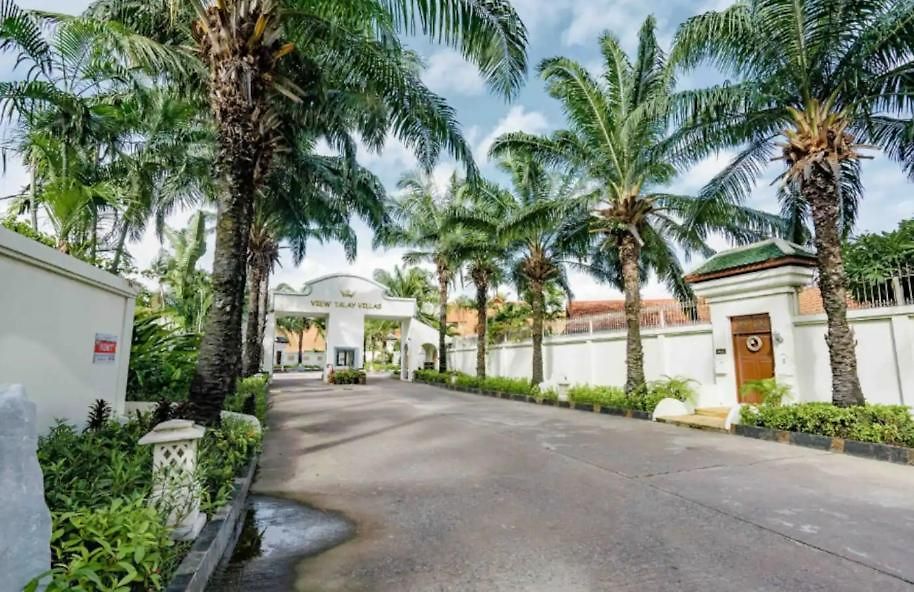 Bali Style Luxury Pool Near & Walking St! วิลล่า Pattaya