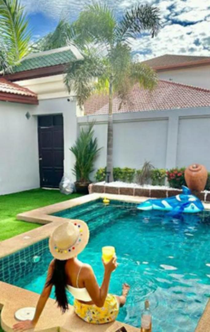 Bali Style Luxury Pool Near & Walking St! วิลล่า