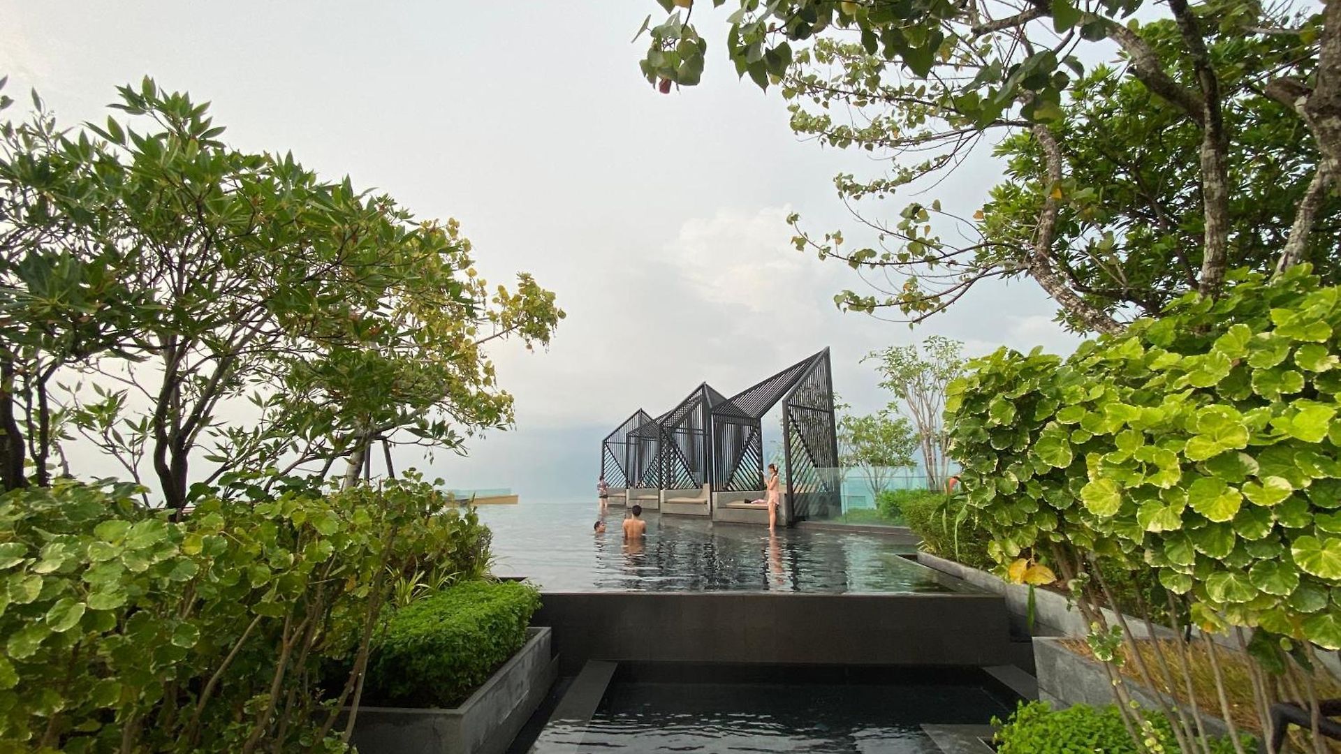 อพาร์ทเม้น Edge By Su Pattaya