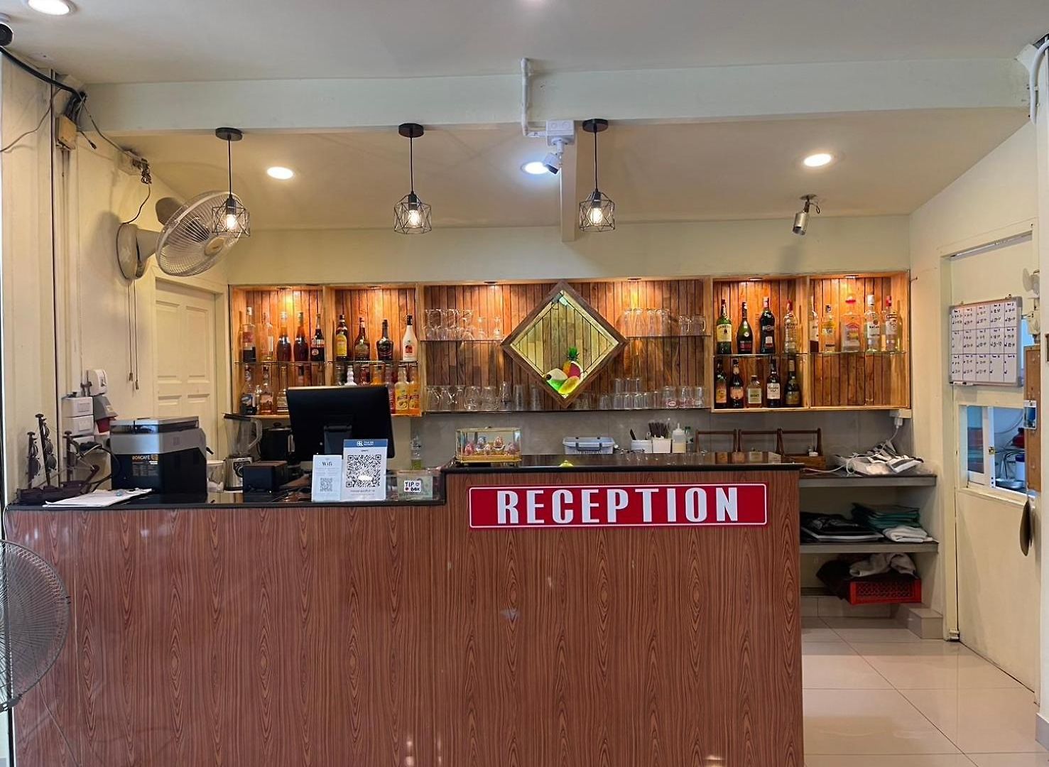Malee And Restaurant