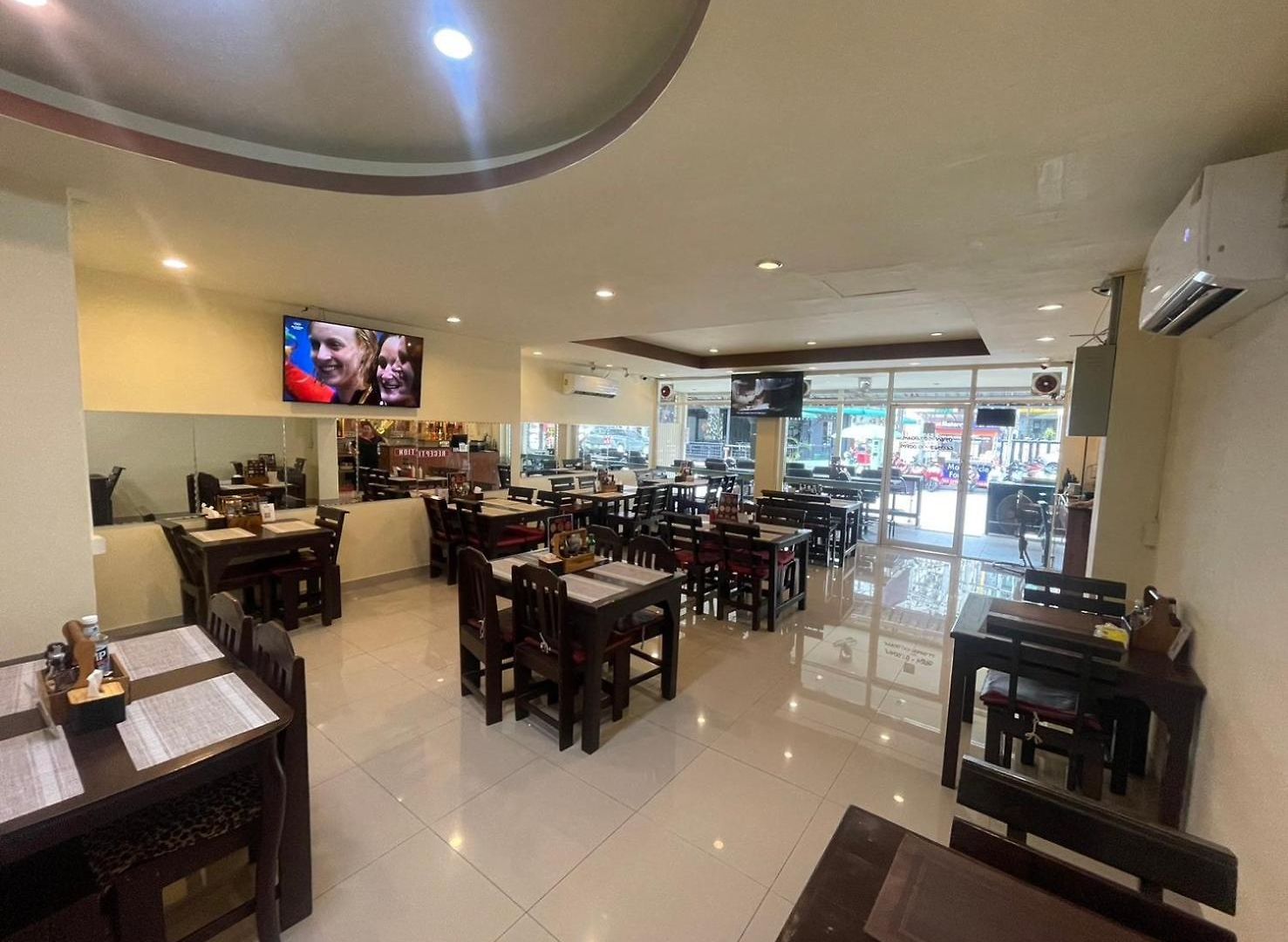 Malee And Restaurant *