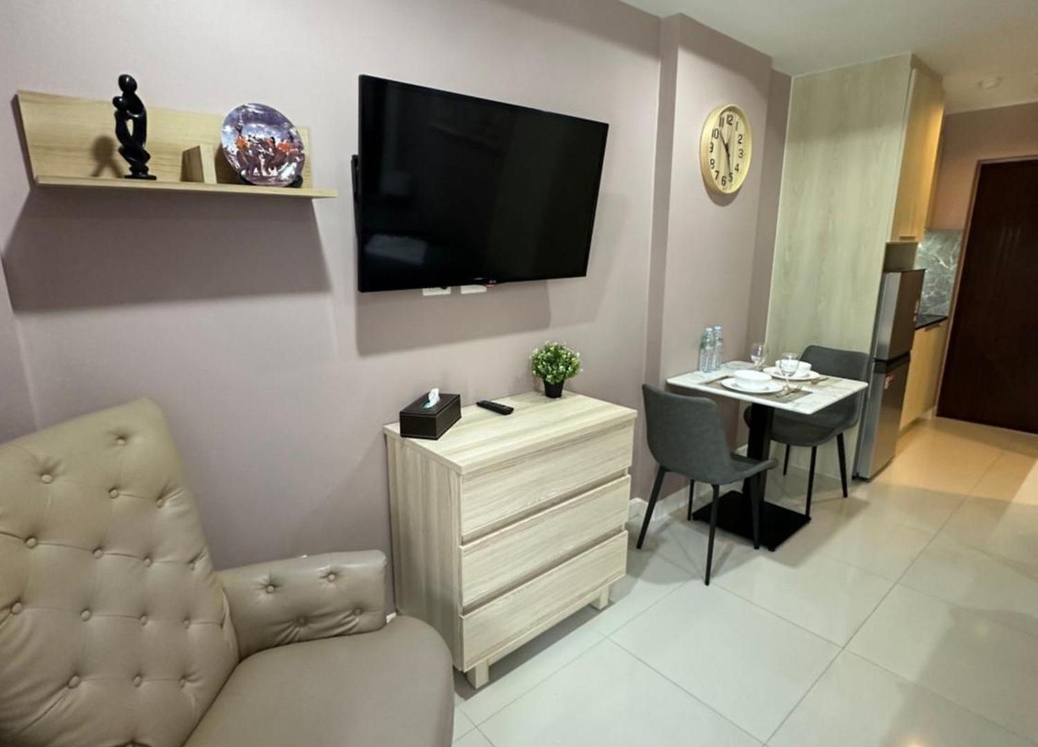 New Nordic Marcus Vip-5 - Spacious Near The Sea In The Area Of Phra Tam Nak Hill Apartment Pattaya