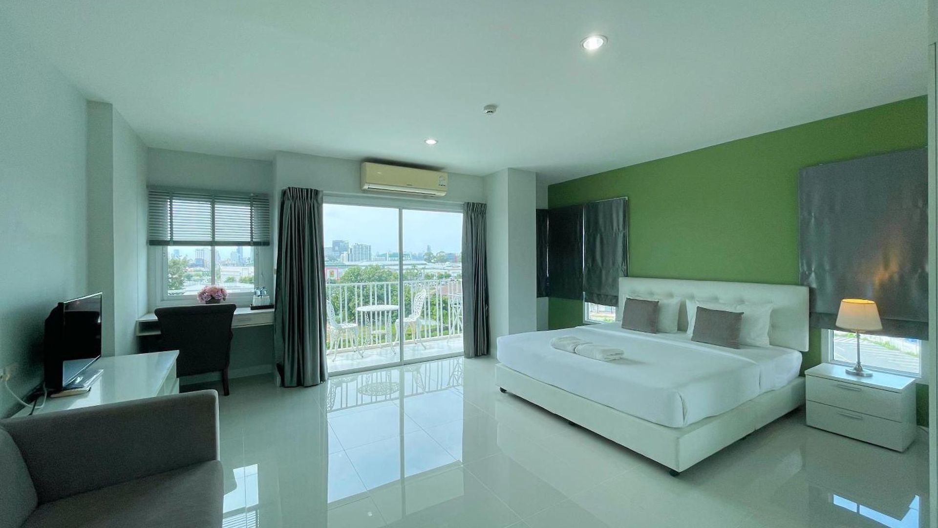 Baan By Sabai Near By God โรงแรม