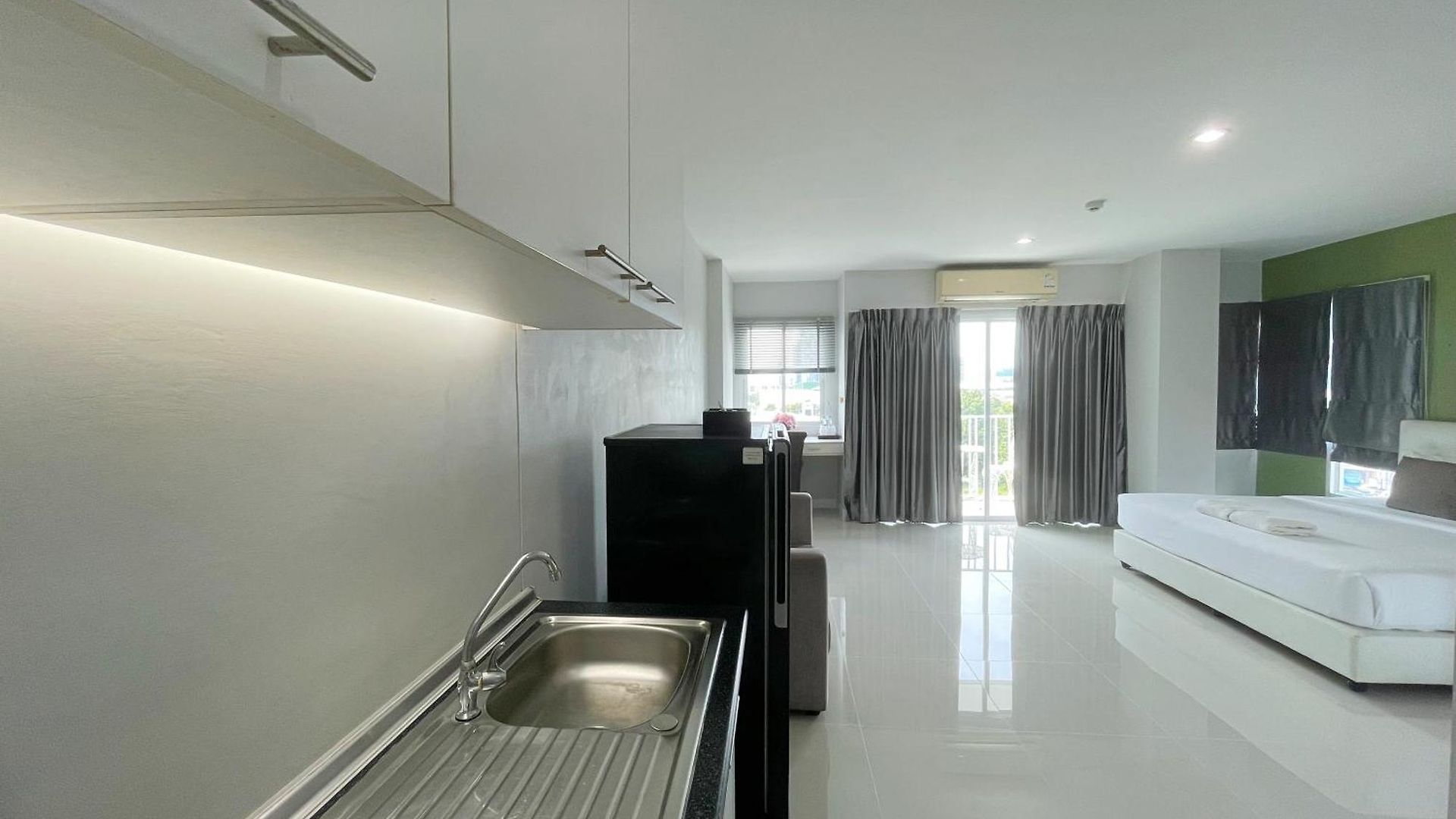 โรงแรม Baan By Sabai Near By God