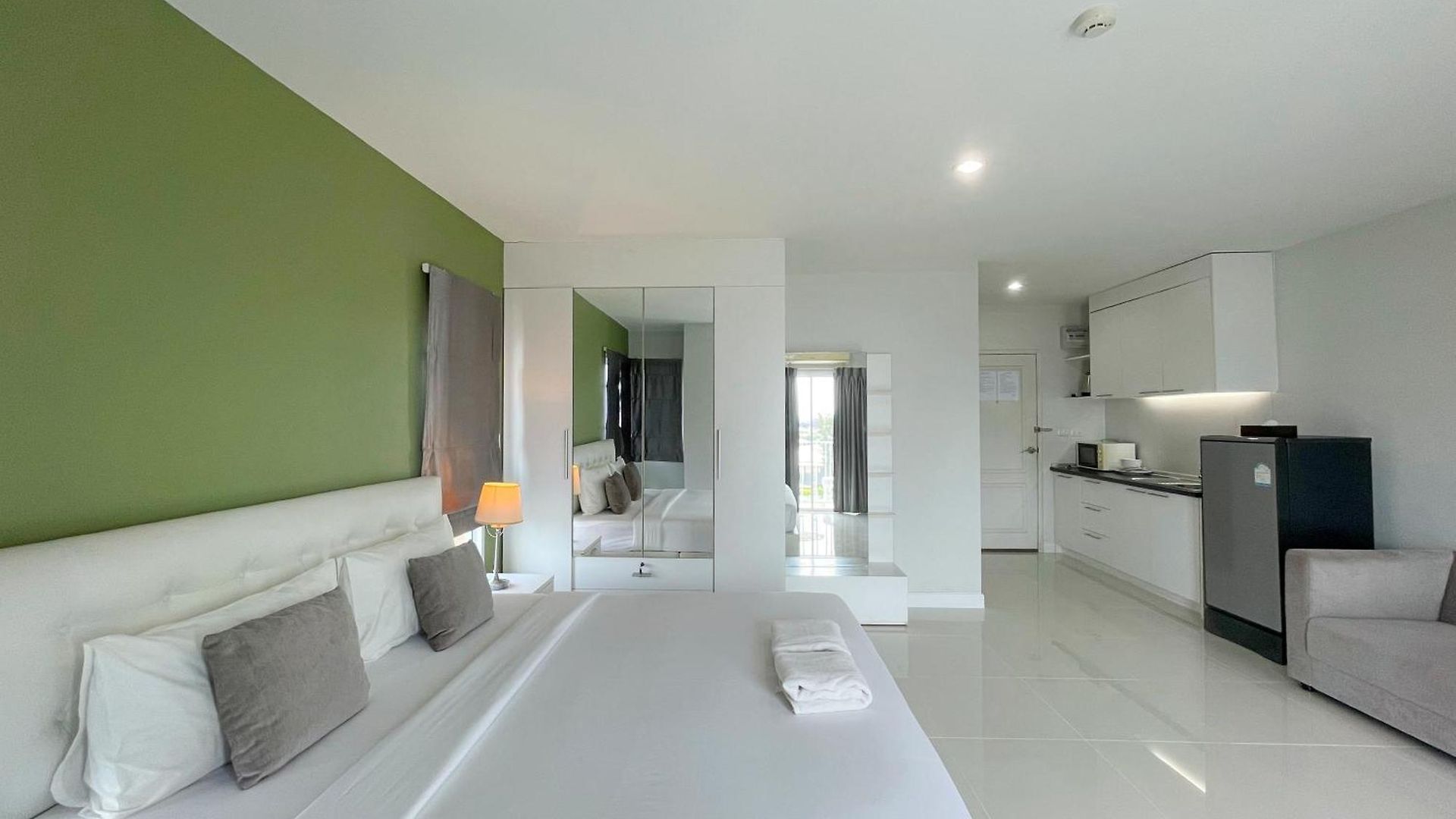 Baan By Sabai Near By God โรงแรม Pattaya