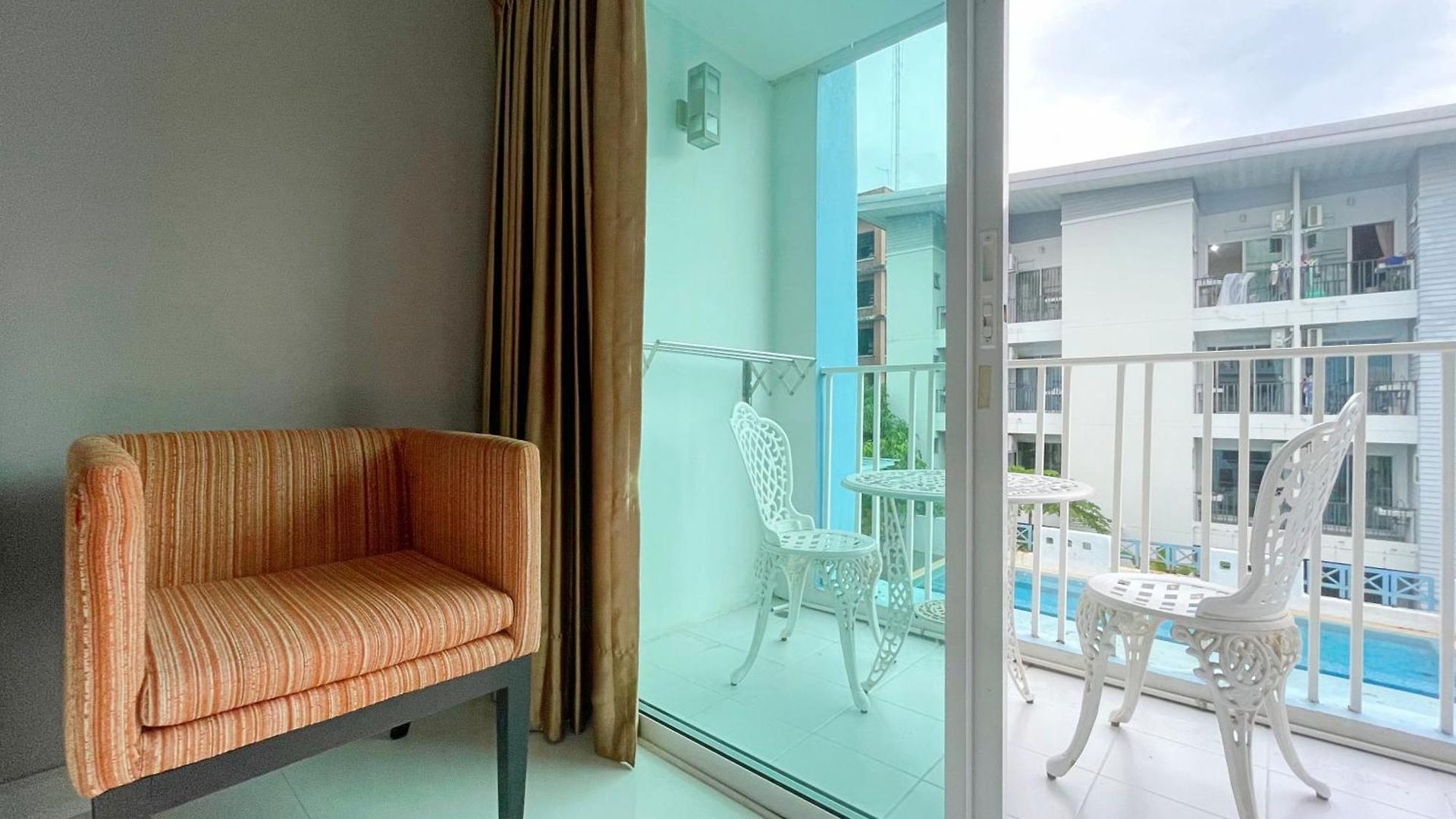 โรงแรม Baan By Sabai Near By God