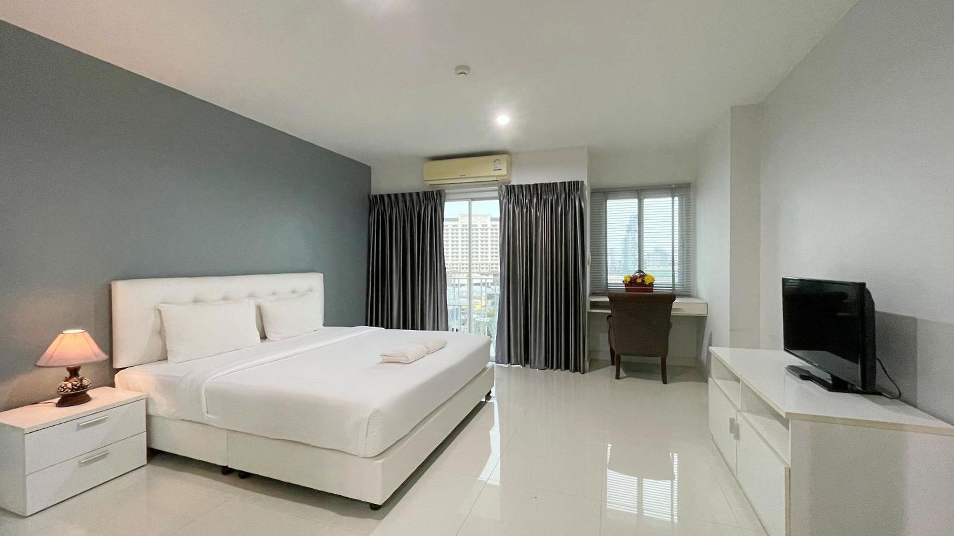 Baan By Sabai Near By God โรงแรม Pattaya