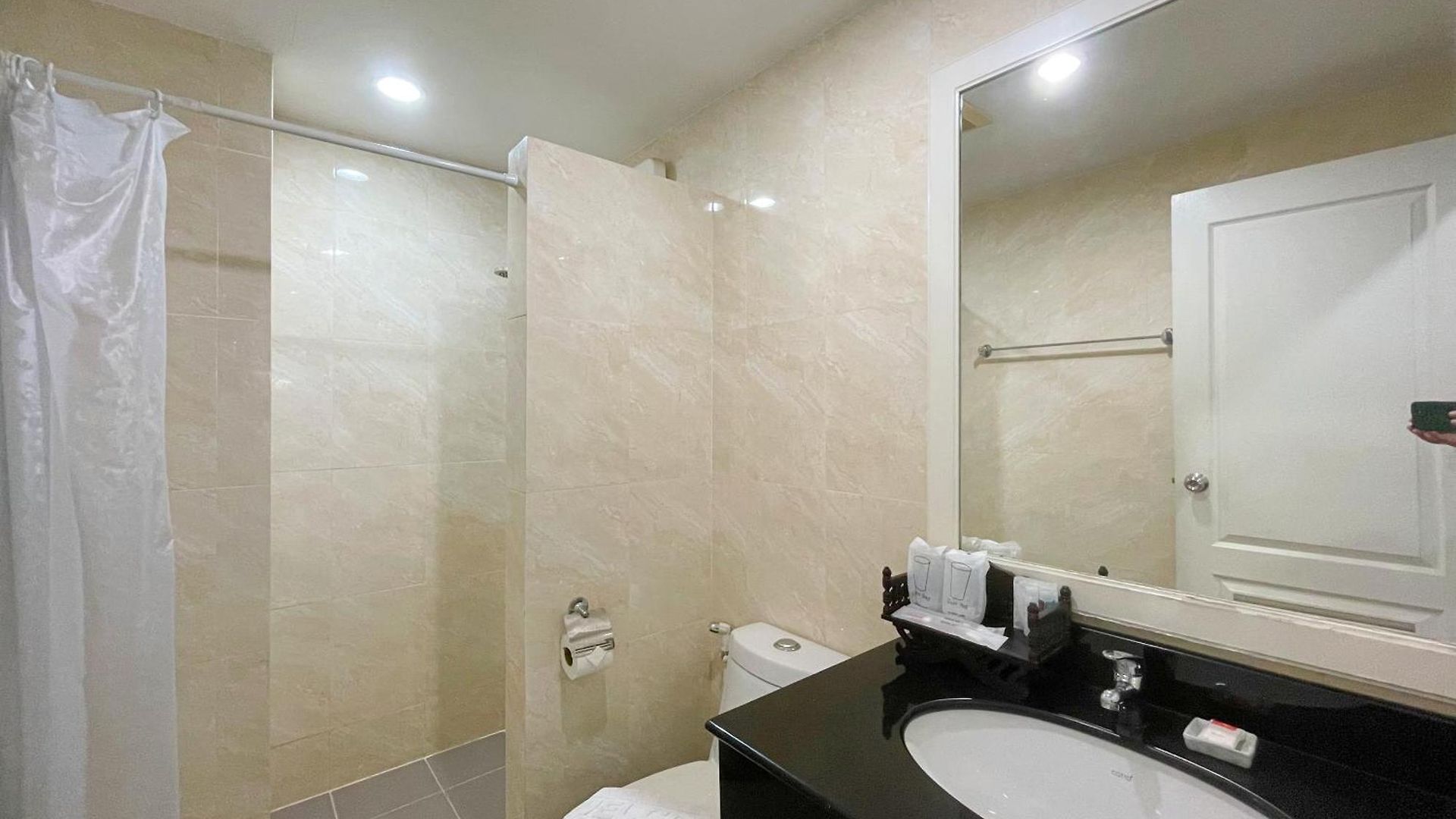 โรงแรม Baan By Sabai Near By God Pattaya