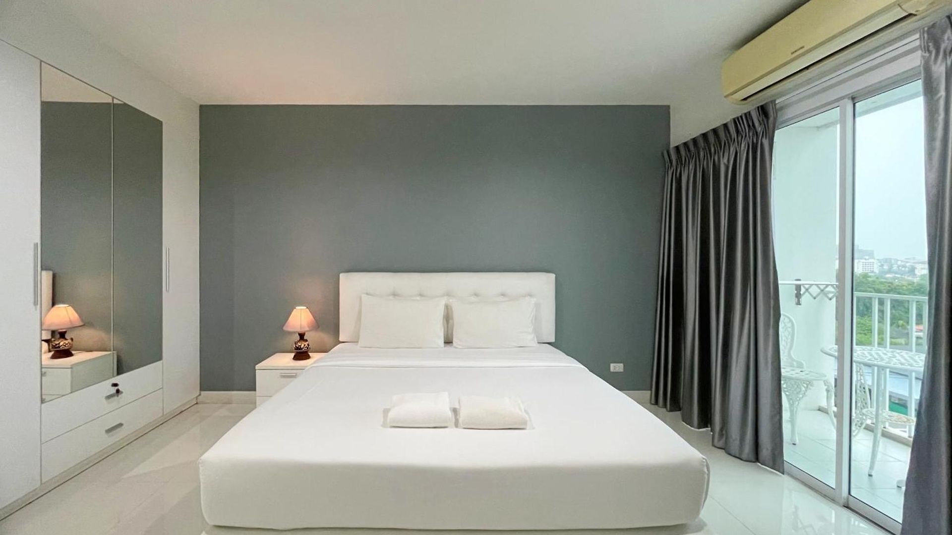 โรงแรม Baan By Sabai Near By God
