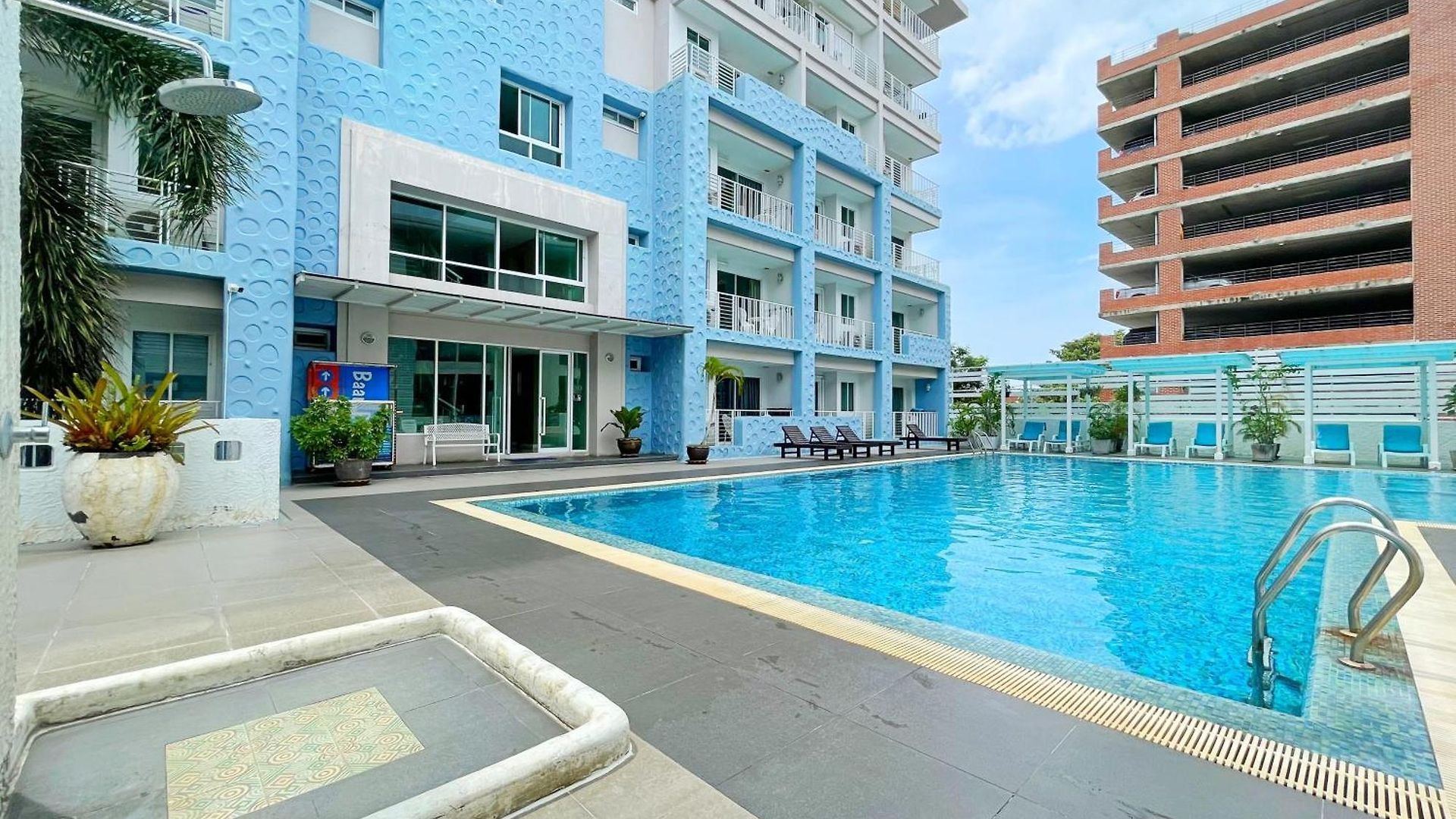 Baan By Sabai Near By God โรงแรม Pattaya