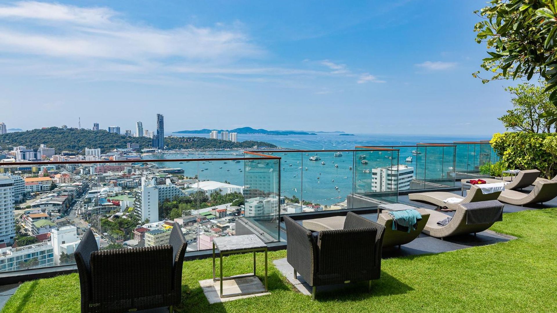 Luxury Edge * Pattaya
