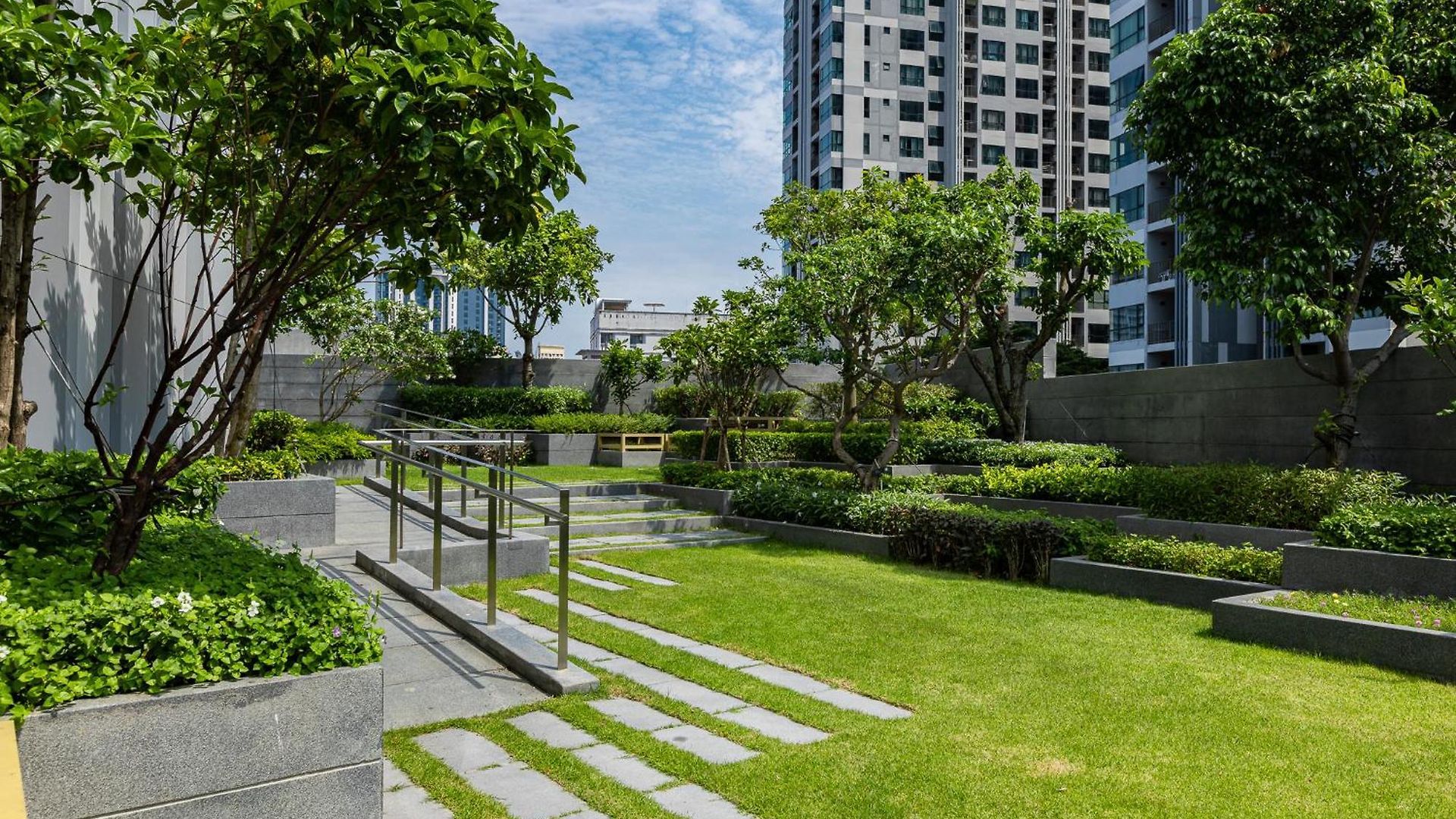 Luxury Edge อพาร์ทเม้น