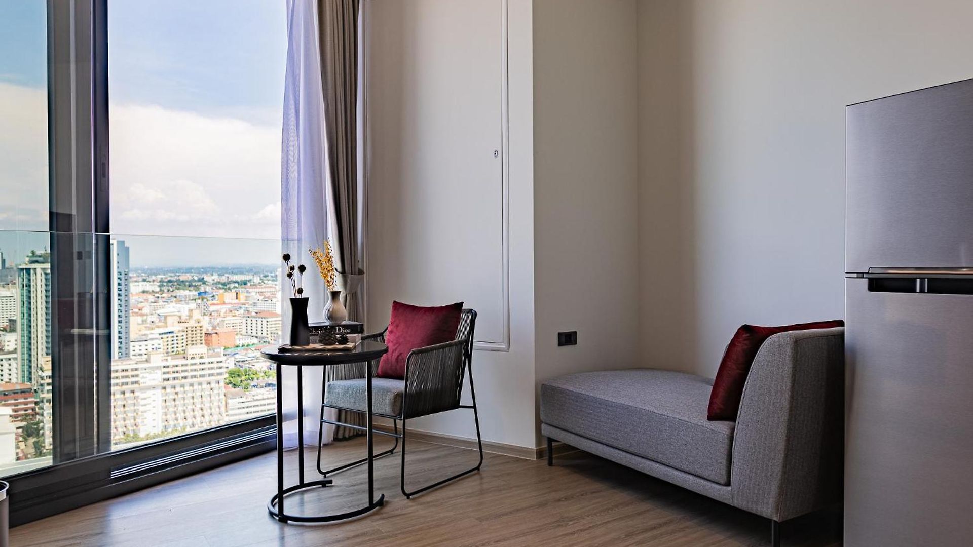อพาร์ทเม้น Luxury Edge