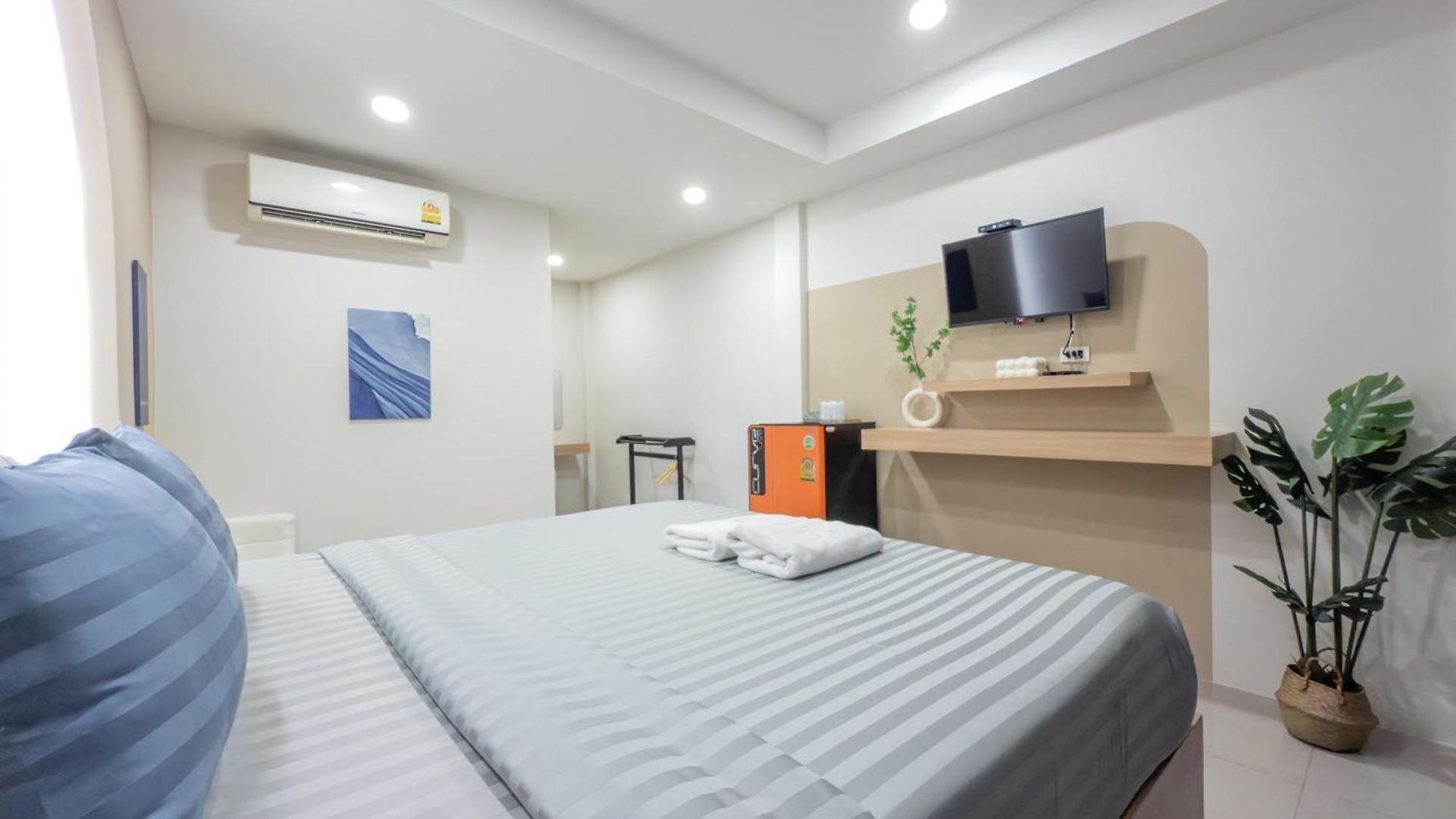 โรงแรม The Seathru Koh Larn