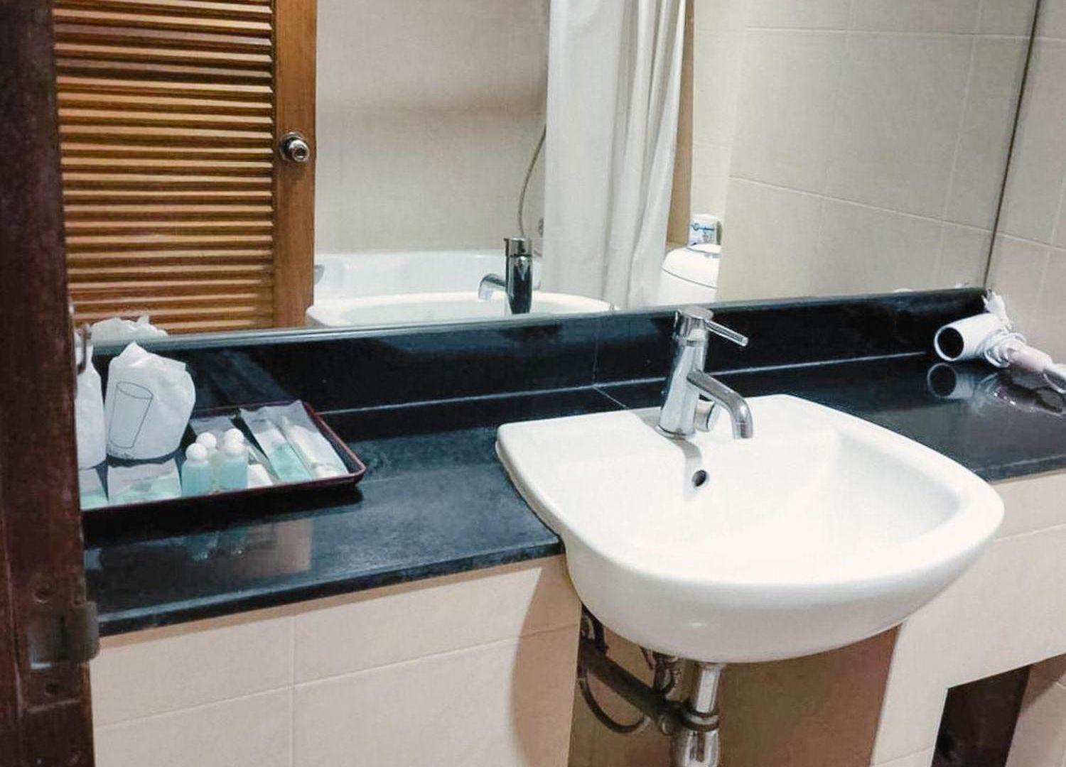 โรงแรม Antai Holiday 4*