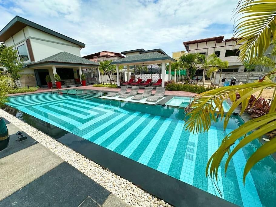 Super Luxury 3 Bedroom Private Pool With Jacuzzi, Near 711, 10 Minutes To Walking Street And - Mt 7 *