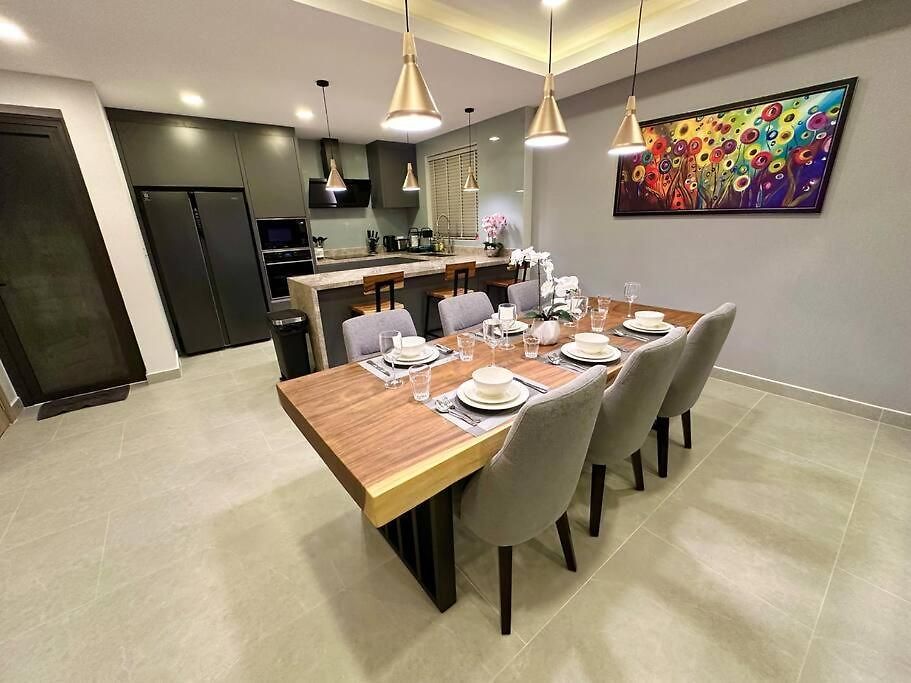 Super Luxury 3 Bedroom Private Pool With Jacuzzi, Near 711, 10 Minutes To Walking Street And - Mt 7 *
