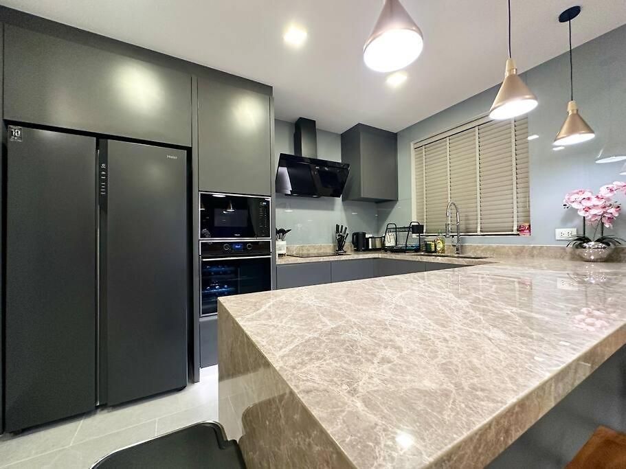 Super Luxury 3 Bedroom Private Pool With Jacuzzi, Near 711, 10 Minutes To Walking Street And - Mt 7