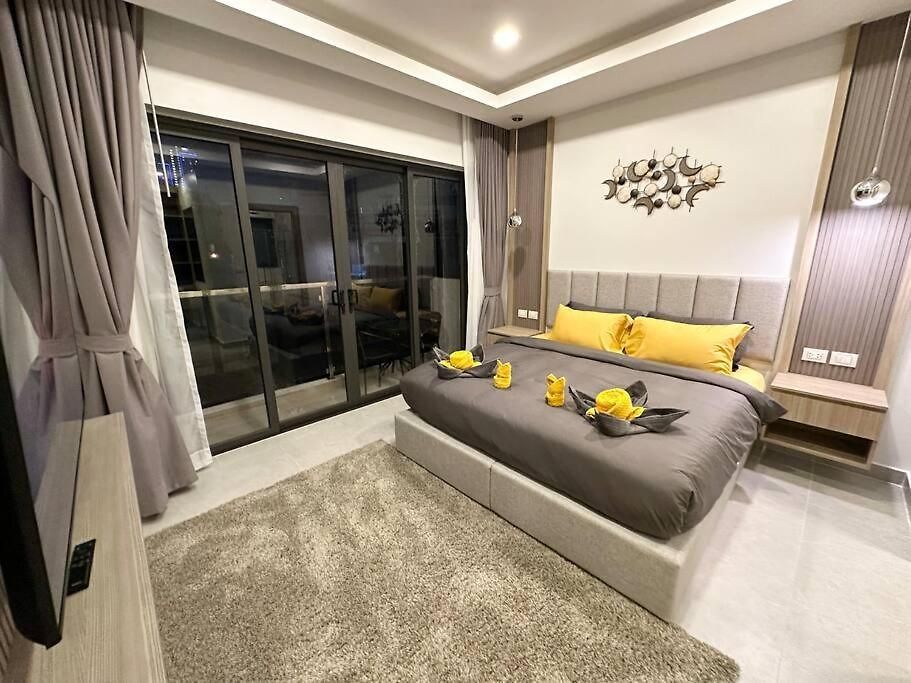 Super Luxury 3 Bedroom Private Pool With Jacuzzi, Near 711, 10 Minutes To Walking Street And - Mt 7 *