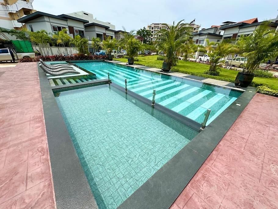 Super Luxury 3 Bedroom Private Pool With Jacuzzi, Near 711, 10 Minutes To Walking Street And - Mt 7 วิลล่า *
