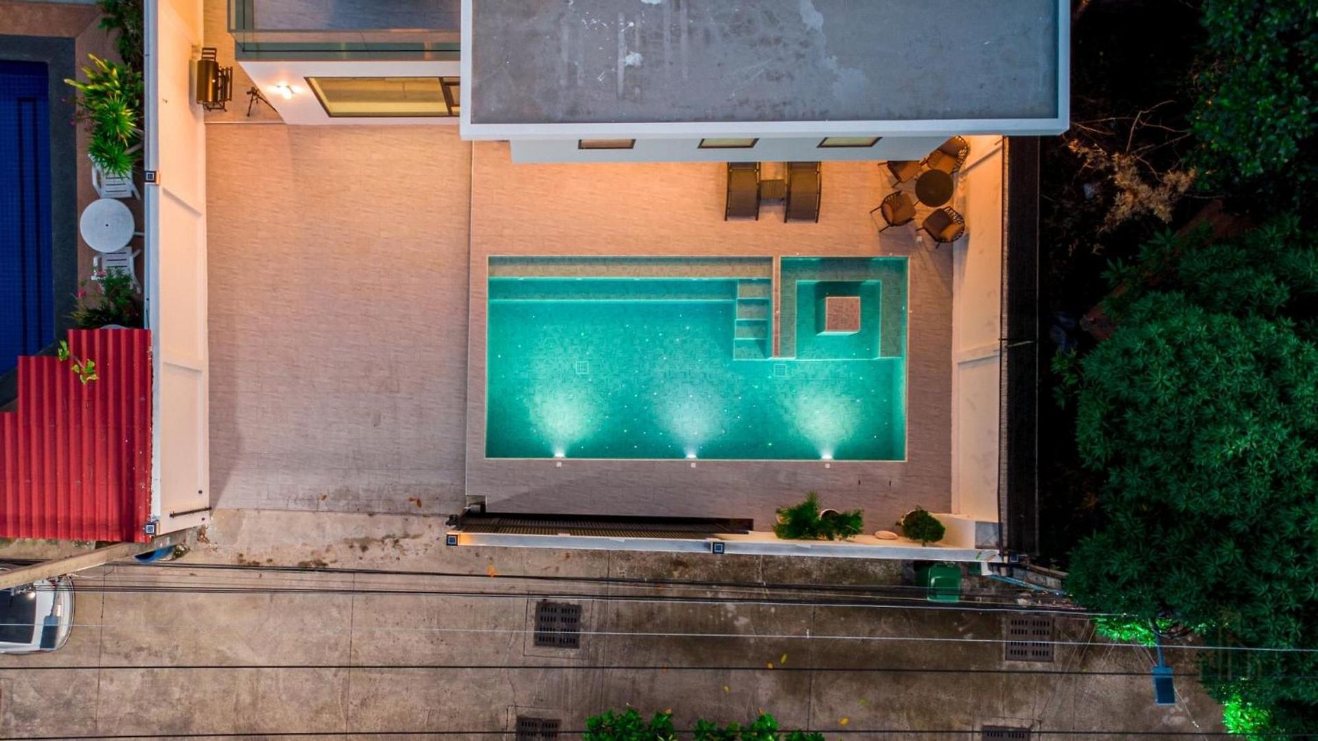 Villa T M L-urban Modern Pool -4 Bedrooms & 5 Bathrooms - Private Ktv - Prime Location -family & Group Pattaya