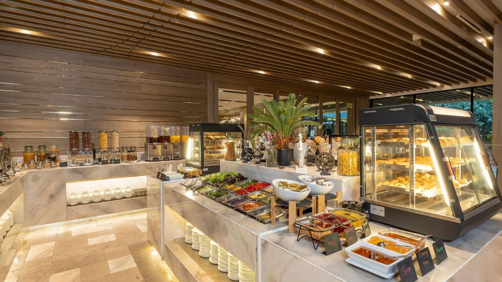 โรงแรม Amber 4*