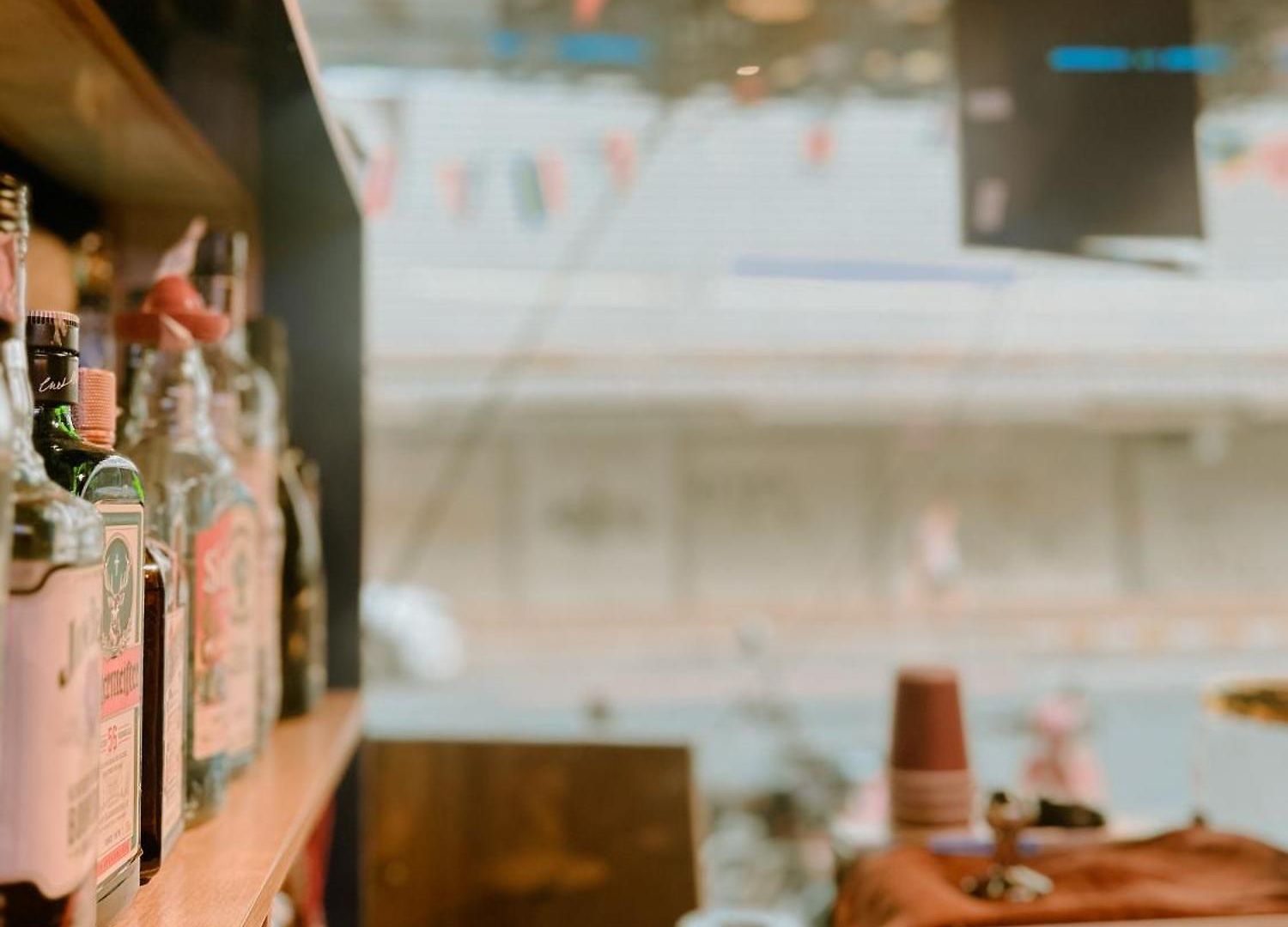 Happiness Community Wake & Bake - Rooftop Bar & Bistro *