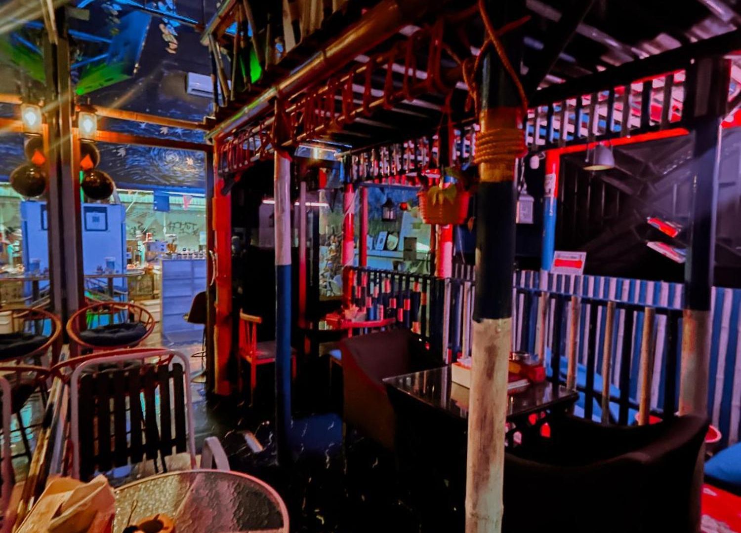 Happiness Community Wake & Bake - Rooftop Bar & Bistro ที่พัก
